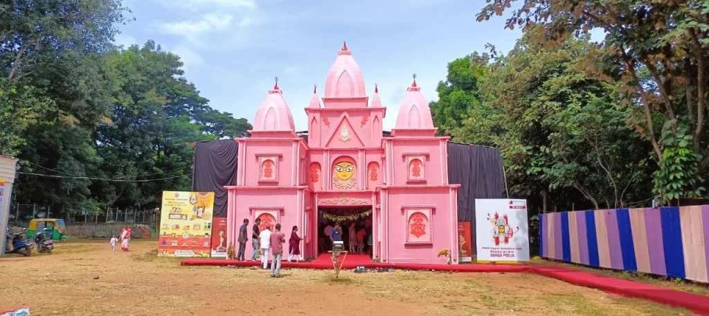 Pandal exterior, Aikatan Durgotsav