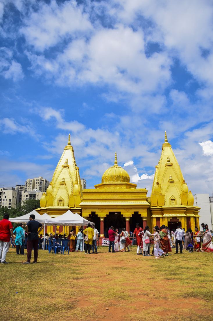 Temple-style pandal, Oikotan Hebbal Durgotsav Society